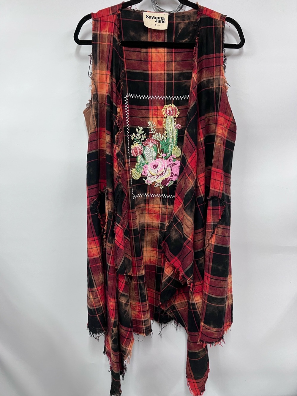 Savanna Jane Bohemian Red Plaid Embroidered Vest size S w/pockets frayed raw hem